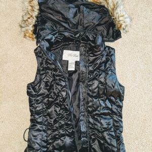 Me Jane Black puffer jacket w fur hood small